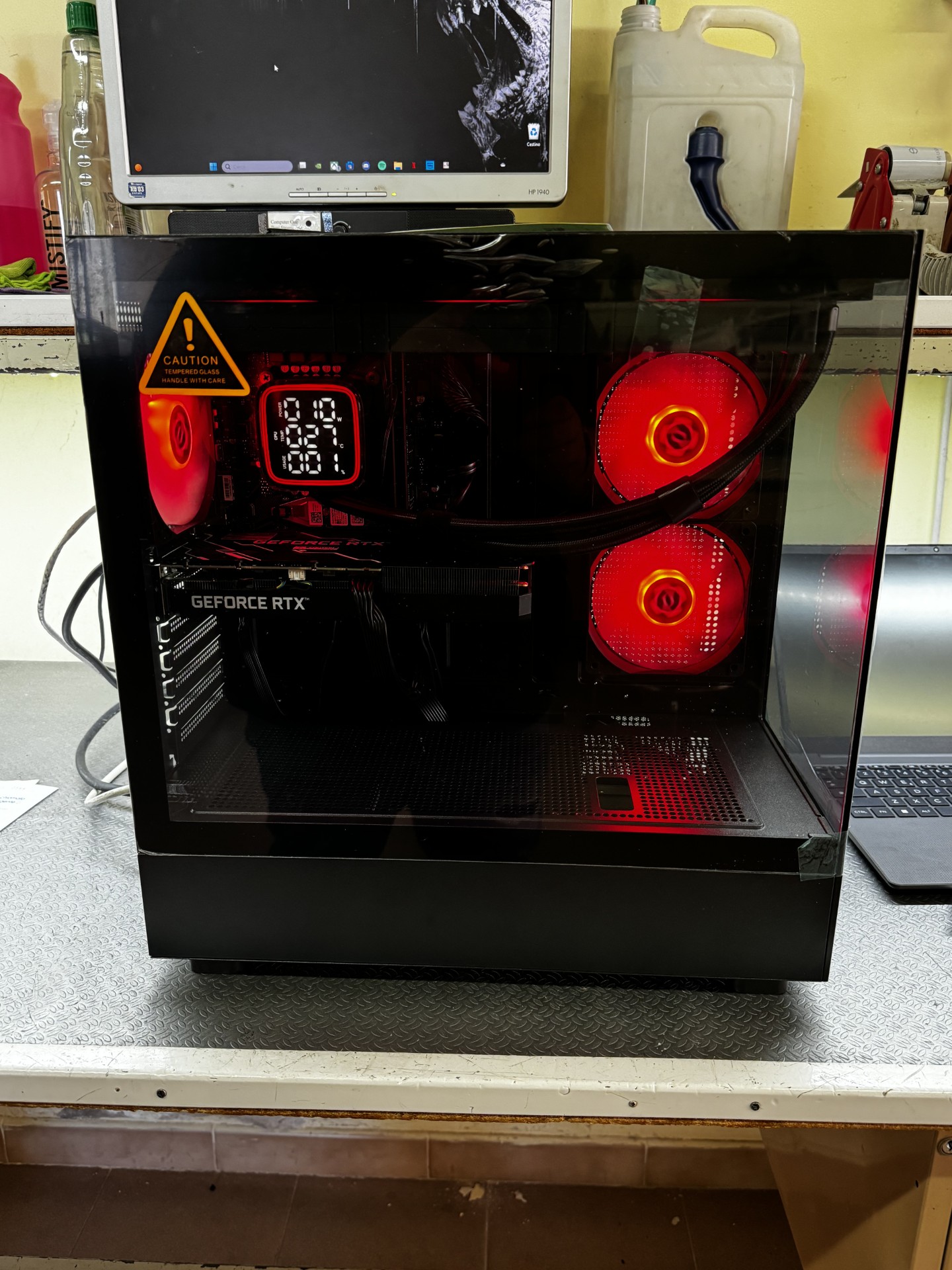 PC assemblato in laboratorio